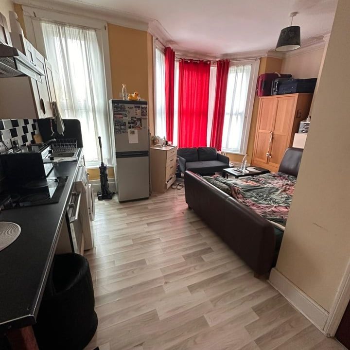 Studio Flat, Green Lanes, N8 - Photo 1