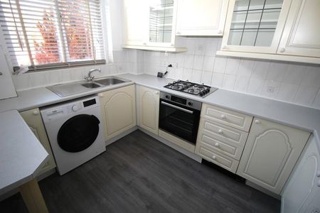 2 bedroom flat to rent - Photo 4