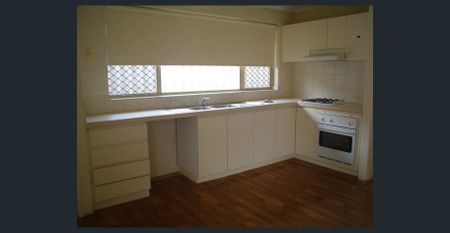 Low maintenance villa in ideal location! - Photo 4