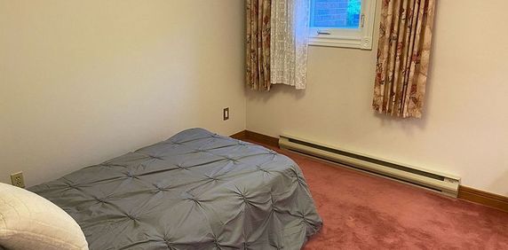 For Lease - 583 Edinburgh Road, Guelph, Ontario - Photo 2