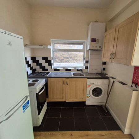 1 bedroom flat to rent - Photo 2