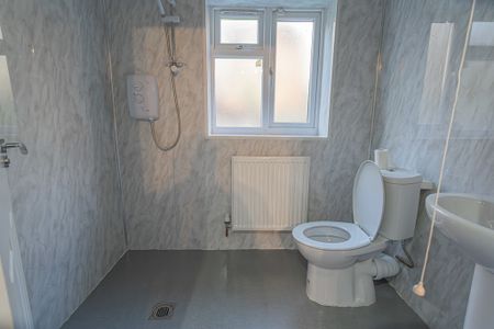 3 Bedroom For Rent - Photo 5