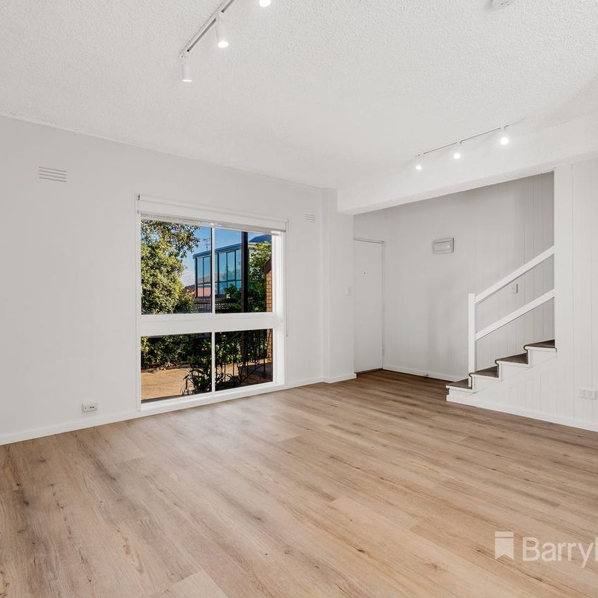 Renovated 2 Bedroom, 2 Bathroom Townhouse - Photo 1