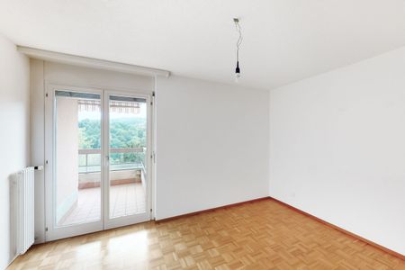 Appartamento di 4.5 locali, immerso nel verde ma a pochi passi dal centro. - Foto 3