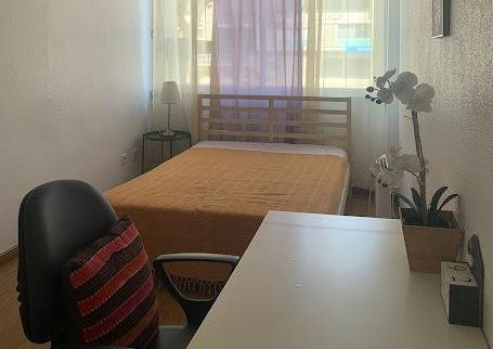 Cozy room with private bathroom in Lisbon Alvalade