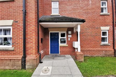 Hollands Road, NORTHWICH - Photo 2