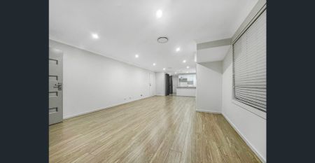 Modern Coastal Living in East Corrimal - Spacious 3-Bedroom Townhouse - Photo 4