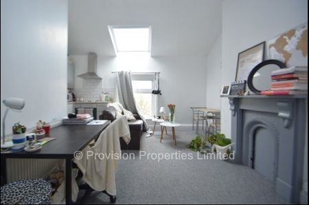 1 Bedroom Flats in Hyde Park - Photo 2