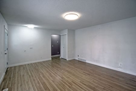 Beautiful 5-Bedroom Bungalow for Rent – 6607 Malvern Road NE Available Jan 1, 2026 - Photo 3