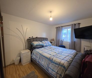 Swinfield Close, TW13, Feltham - Photo 4