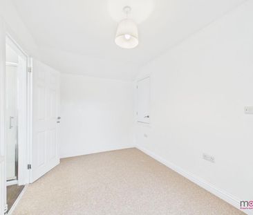 2 bedroom end of terrace house to rent - Photo 4