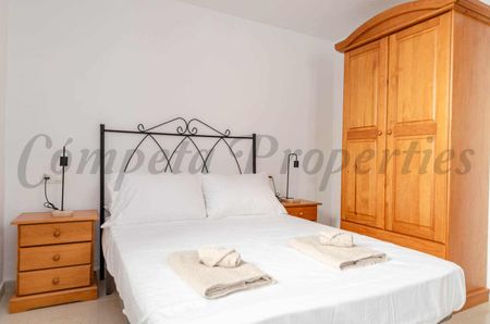 Apartment in Cómpeta, Inland Andalucia at the foot of the mountains - Photo 2