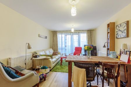 2 bedroom flat to rent - Photo 4