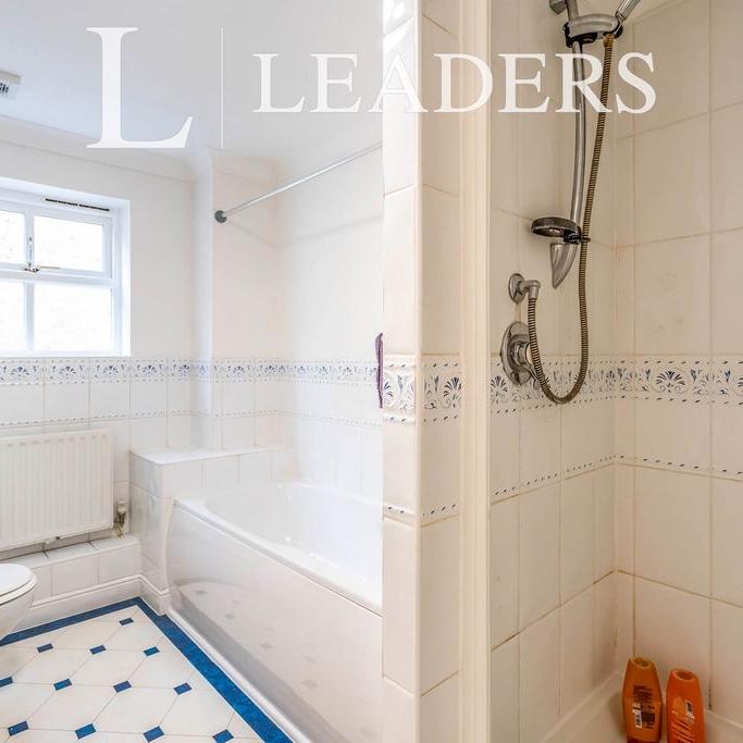 4 bedroom detached house to rent - Photo 1