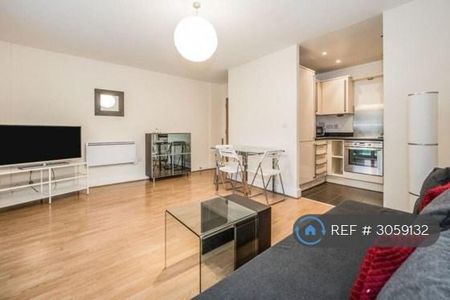 2 bedroom flat to rent - Photo 2