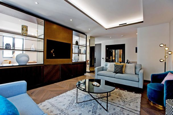 Golden Square, W1F, London - Photo 1