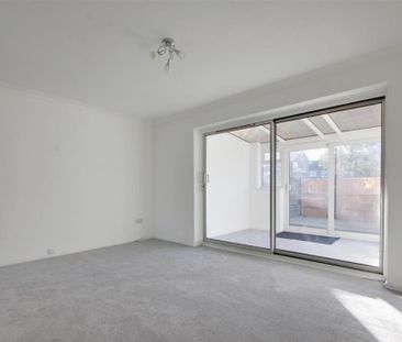 2 bedroom house to rent - Photo 2