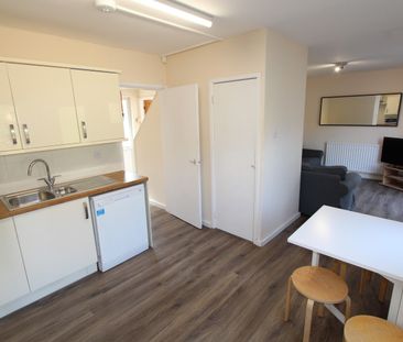 35 Hermitage Road - Photo 3