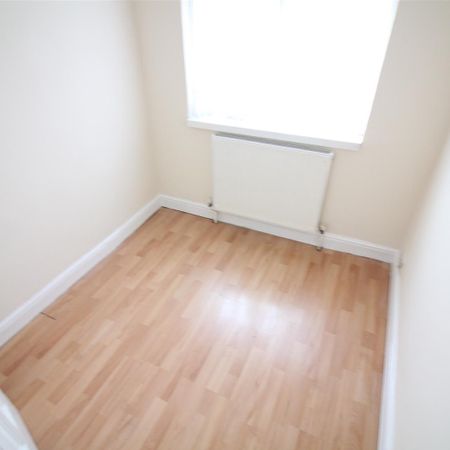 Waltham Avenue, Hayes - Photo 4