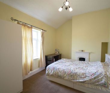 Ampthill Road, Kempston Hardwick, Bedford, MK45 3JG - Photo 4