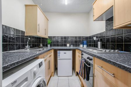 11 SPRING ROAD Leeds - LS6 1AD - Photo 4