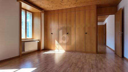 SPACIEUX ET LUMINEUX AU CENTRE DU VILLAGE - Photo 5