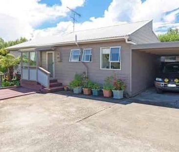 Great location in Stanmore Bay - Photo 2
