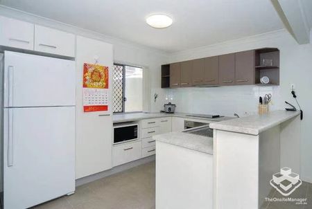 Double garaged 3 bedroom townhouse in Central Calamvale area - Photo 4