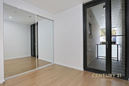 Brand New 2 Bedroom Luxury Apartments! - Photo 2
