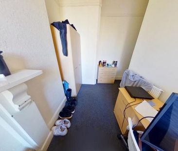 6 bedroom flat to rent - Photo 5