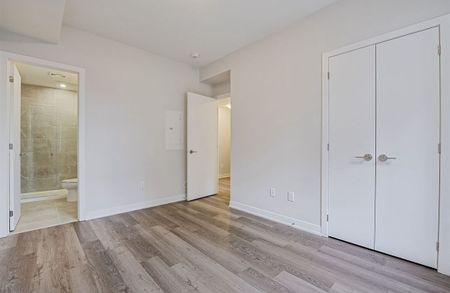 For Lease - 6 Steckley House Lane Unit# 313, Richmond Hill, Ontario - Photo 4