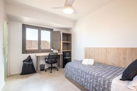 Carrer de Sant Donís, Valencia, Valencian Community 46003 - Photo 2