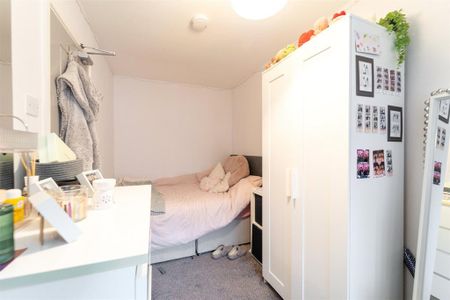 6 bedroom house to rent - Photo 2