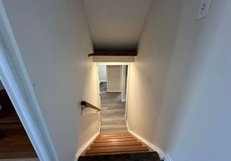 For Lease - 2406 Ventura Drive, Oakville, Ontario - Photo 3