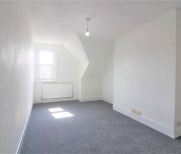1 bedroom Flat To Let - Photo 2