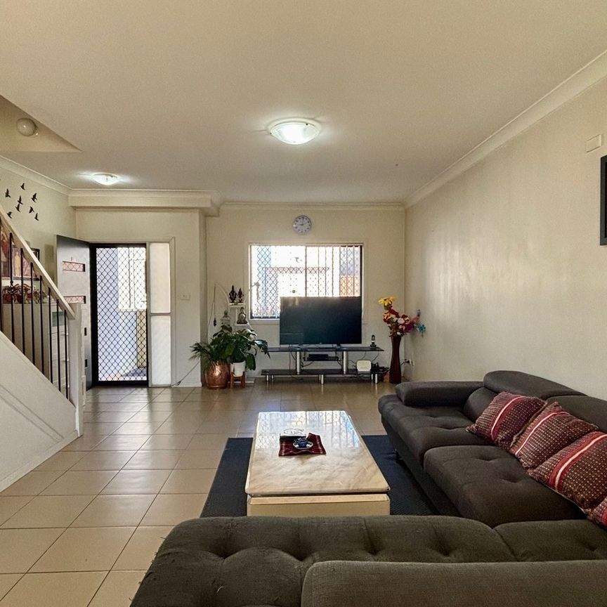 Prime Location - Photo 1