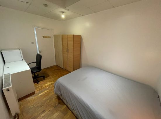 Room in a Shared House, Grange Road, NW10 - Photo 1