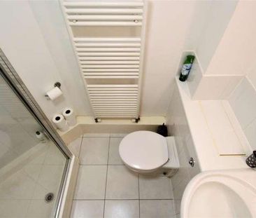 High Road, Byfleet, KT14 - Photo 6