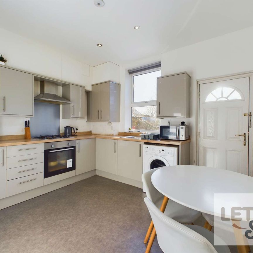 Rising Street Room 2 - Photo 2