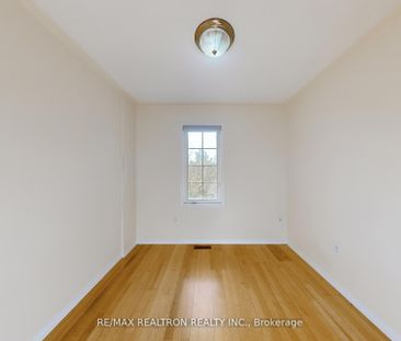 For Lease - 427 Ravineview Way, Oakville, Ontario - Photo 2