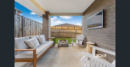 GREAT FAMILY HOME - Photo 2