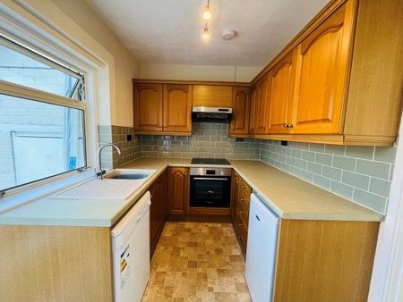 Burford Road, Evesham, WR11 - Photo 3