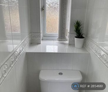 1 bedroom in a house share to rent - Photo 5