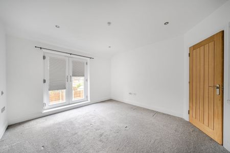 3 bedroom detached house to rent - Photo 5