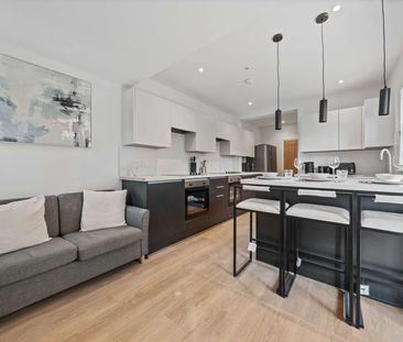 Luxury Professional Double En-suite/Kitchenette HMO in the heart of... - Photo 3