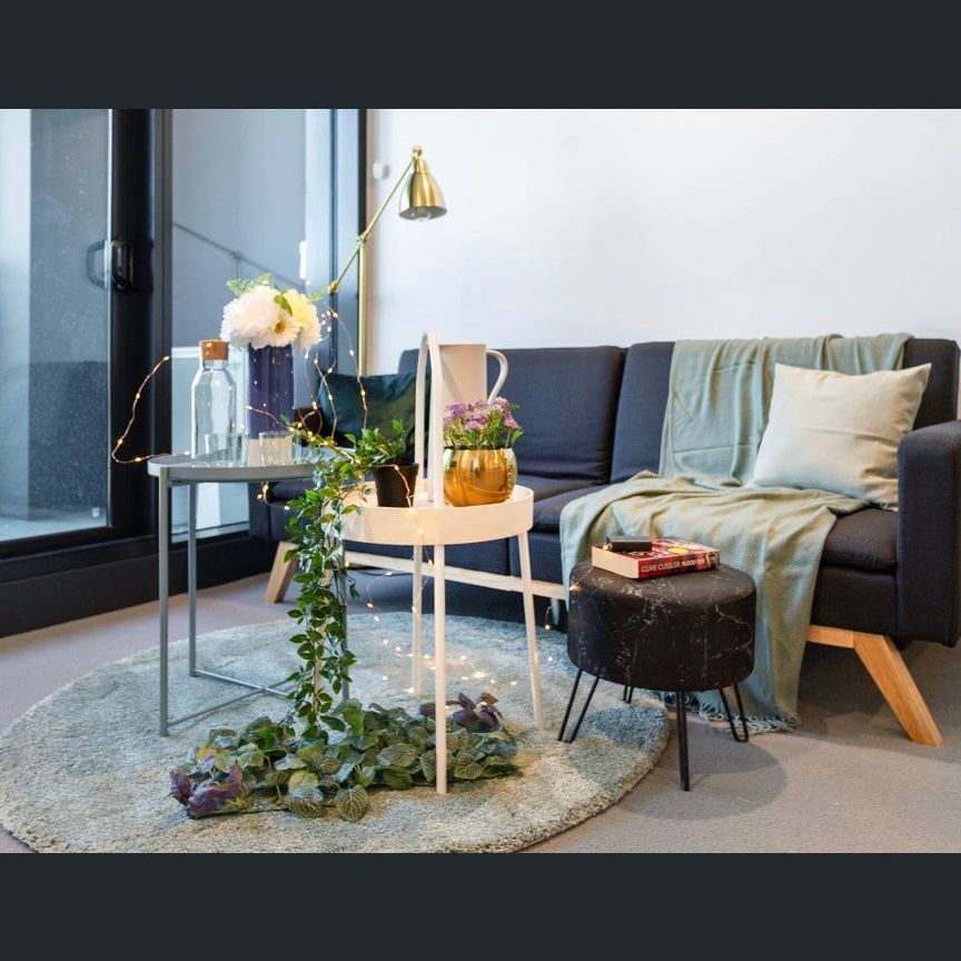 Modern 2 bedroom apartment in Carlton! - Photo 1