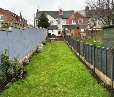 2 bedroom terraced house to rent - Photo 4