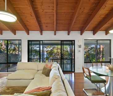 Tranquil Waterfront Cottage in Sought-After Bilambil Heights - Photo 1