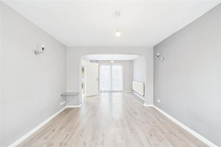 3 bedroom terraced house to rent - Photo 3