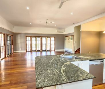 Beautiful Queenslander Mansion - Photo 1